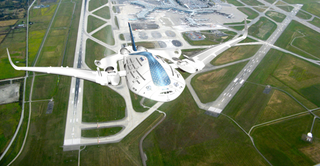 Illustration for article titled The monstrous Sky Whale could be the future of air travel